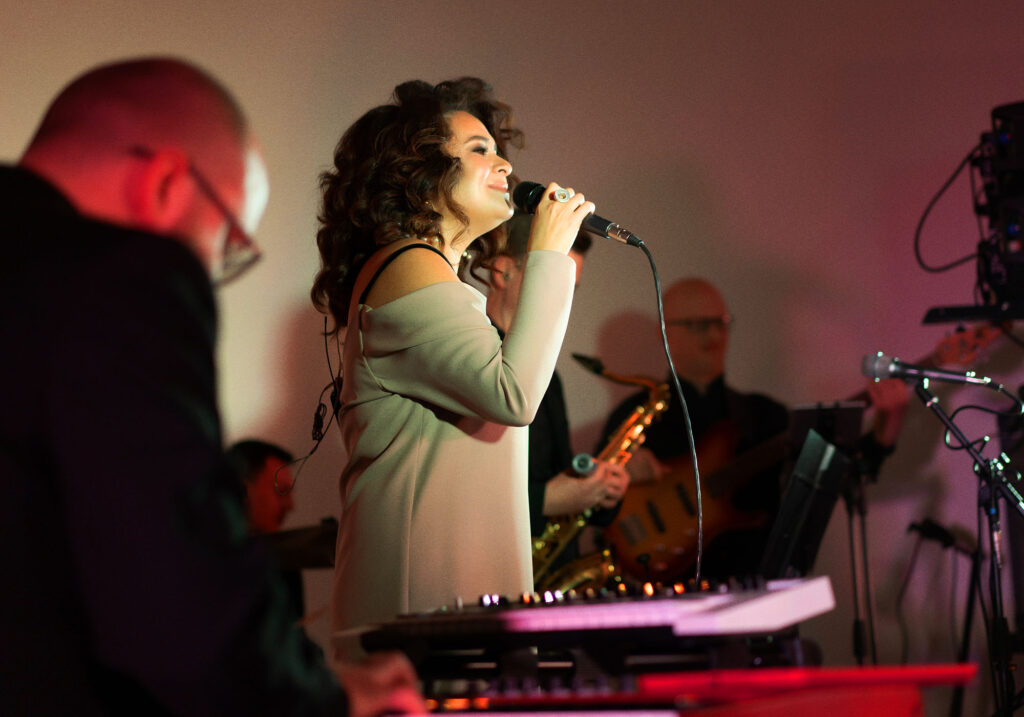 The Best of Both Worlds: How Commercial and Indie Music Are Coming Together