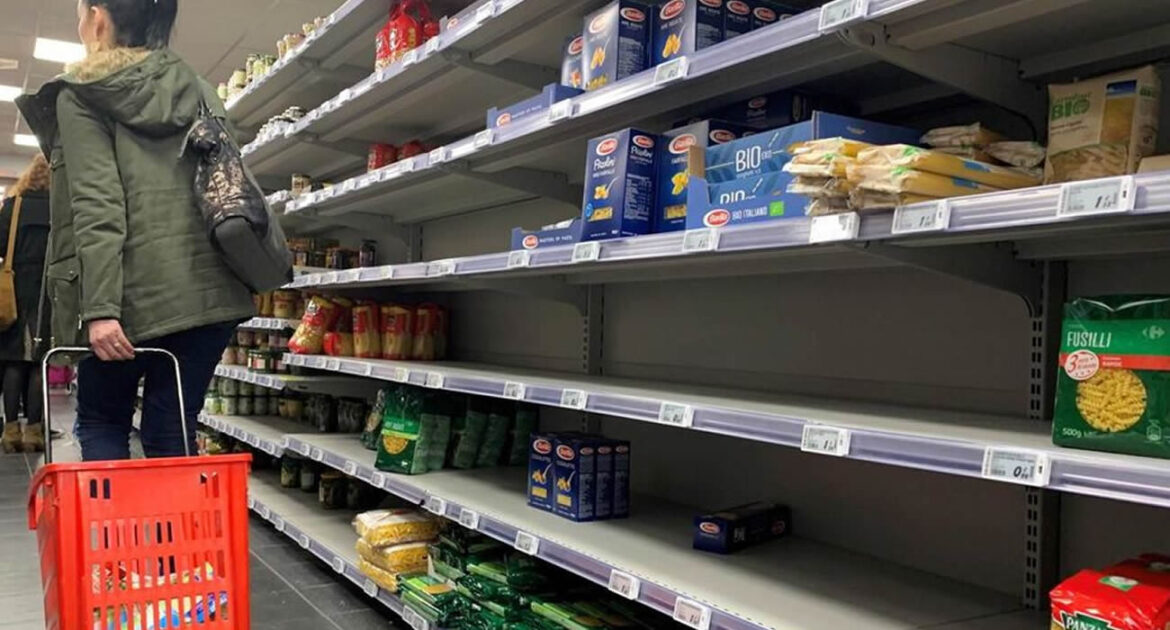 Un voleur de supermarché arrêté avec 100 paquets de levure chimique